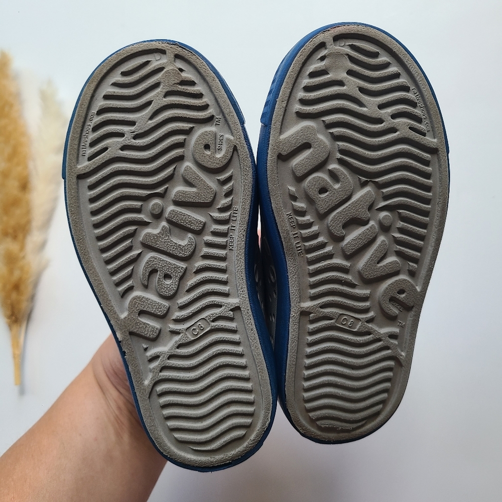 Native Shoes - Picture 3 of 6